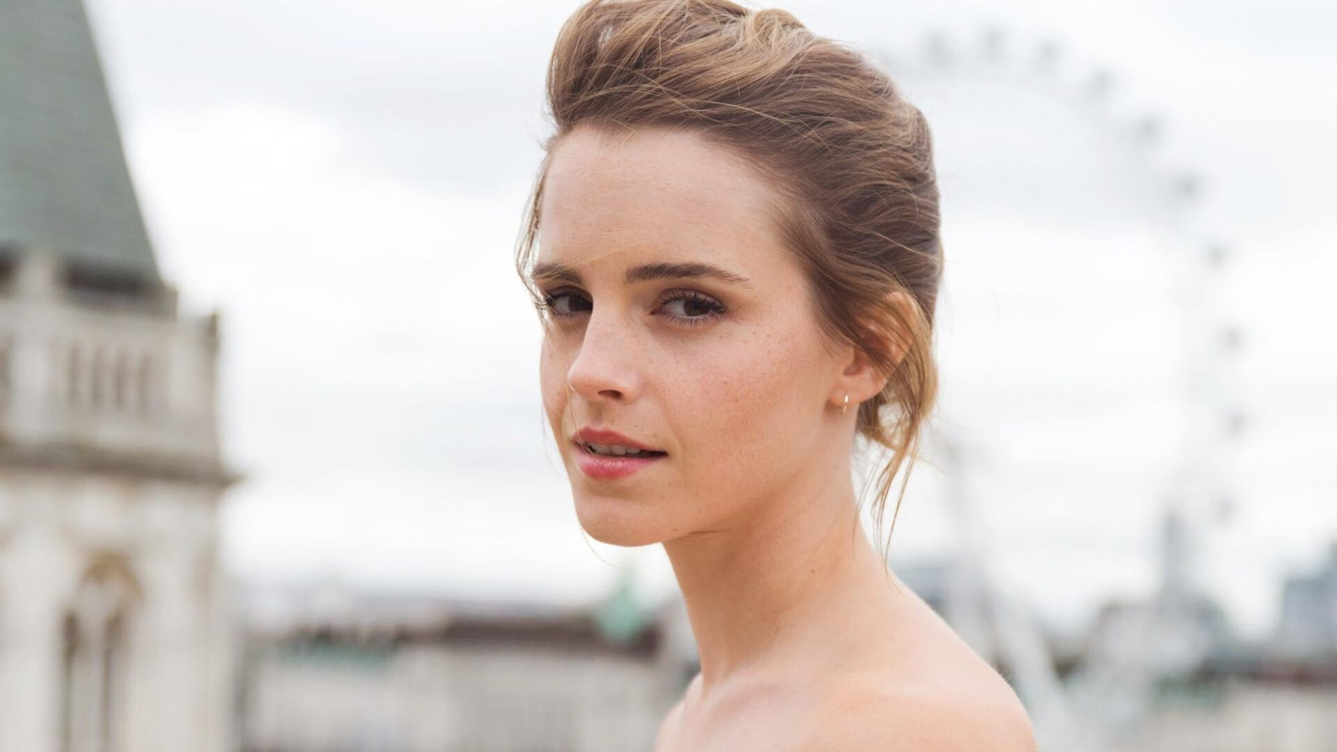 《一线战队转会费飙升：市场火爆》，一线俱乐部什么意思