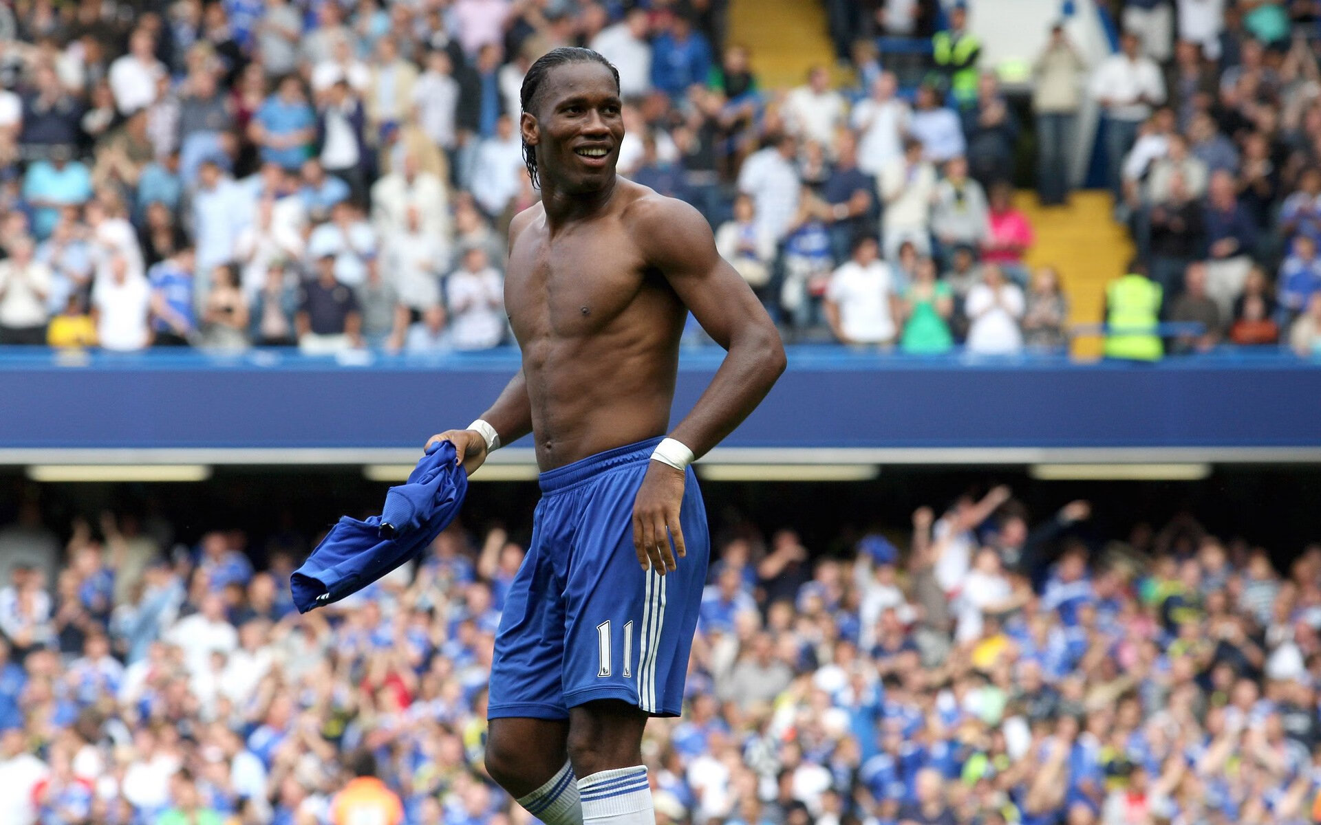 开云入口-弗朗索瓦·霍尔茨豪伊泽：南非队后场不容忽视的领导者，精准指挥进攻